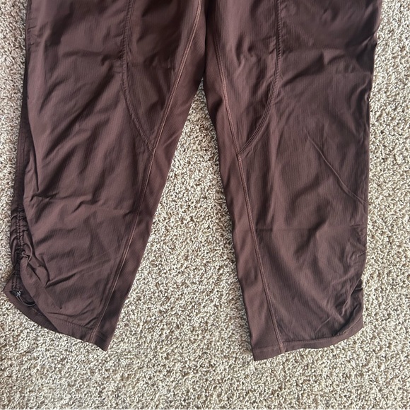 Lululemon Dance Studio Mid-Rise Crop Pant 10 - Picture 8 of 12